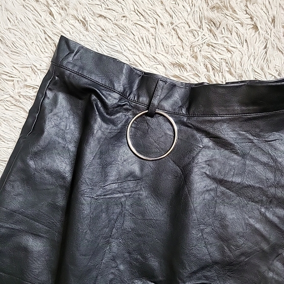 Hot Topic Vegan Leather Mini Skirt with O Ring Detail Whimsigoth Fall Emo - Picture 2 of 5